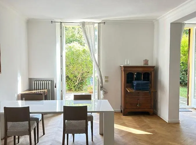 Vagabunda Sea & Garden *